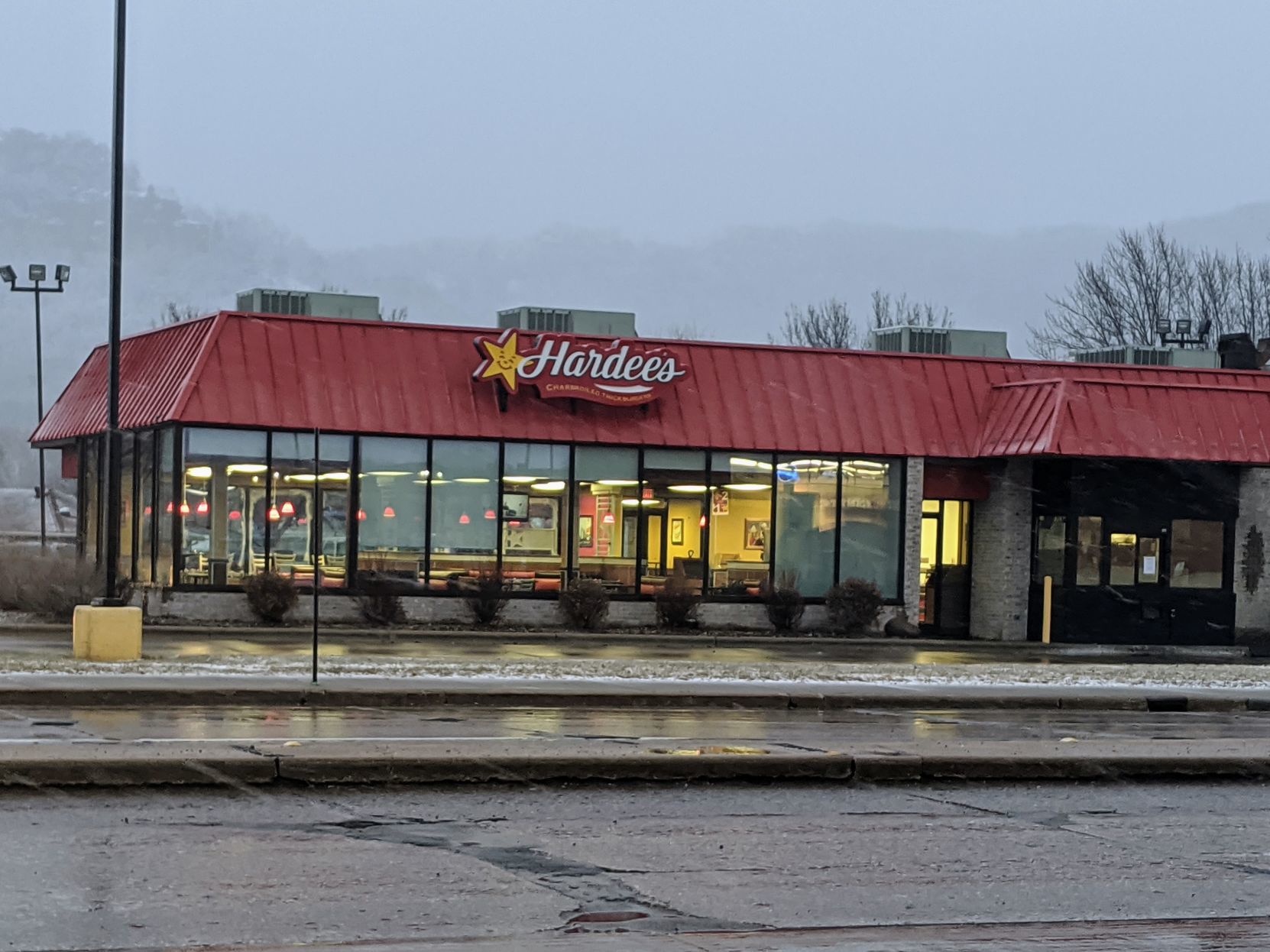 Hardee's on La Crosse's South Side closes ... again